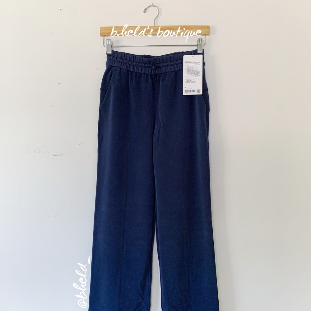 lululemon Softstreme High-Rise Pant in True Navy Size 4 New NWT
